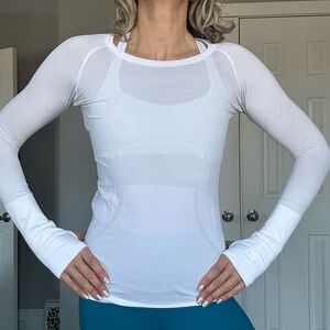 Lululemon Swiftly Tech Long Sleeve top